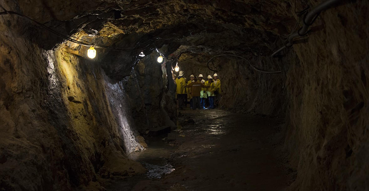 gold mine tour near me